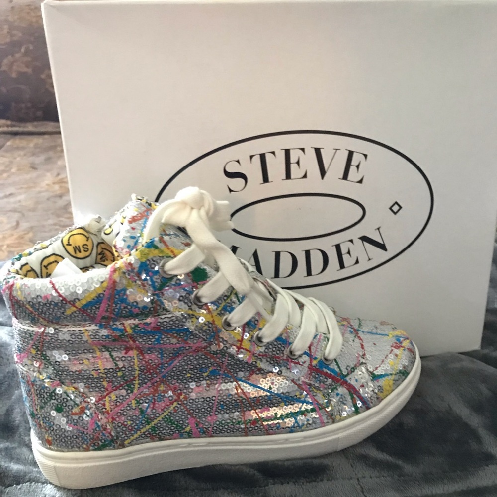 Kids sneakers